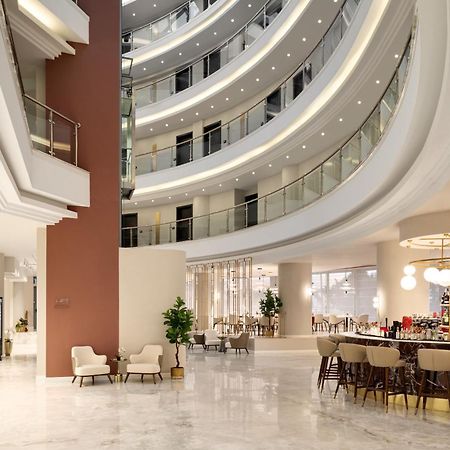 Ramada By Wyndham Bucharest Otopeni Airport Екстер'єр фото