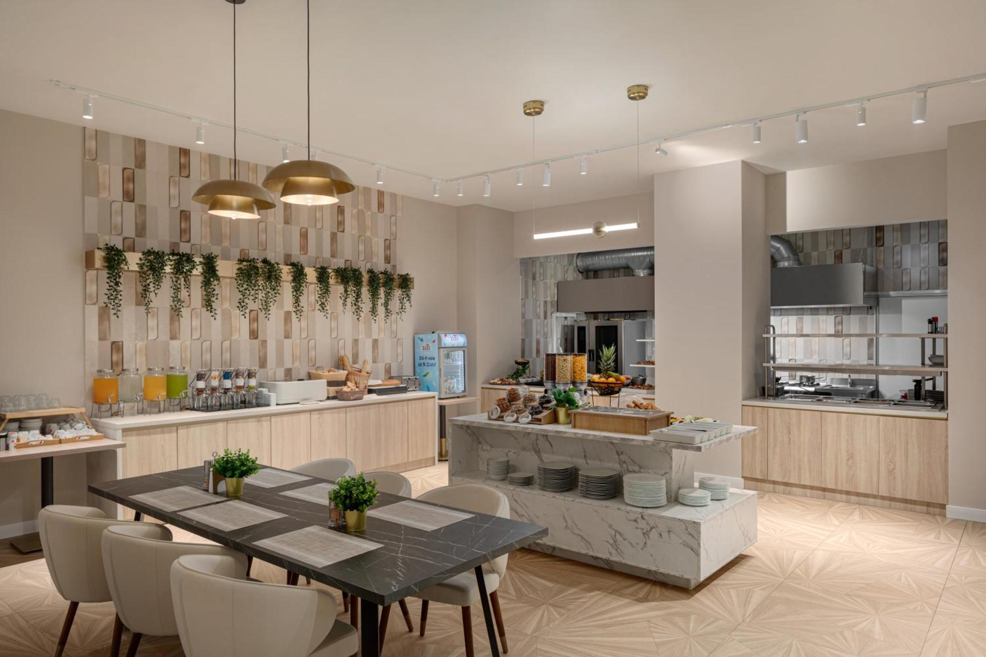 Ramada By Wyndham Bucharest Otopeni Airport Екстер'єр фото